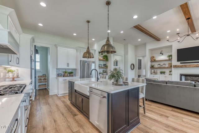 1385 Chadsworth Lane, Johnson City, TN 37601