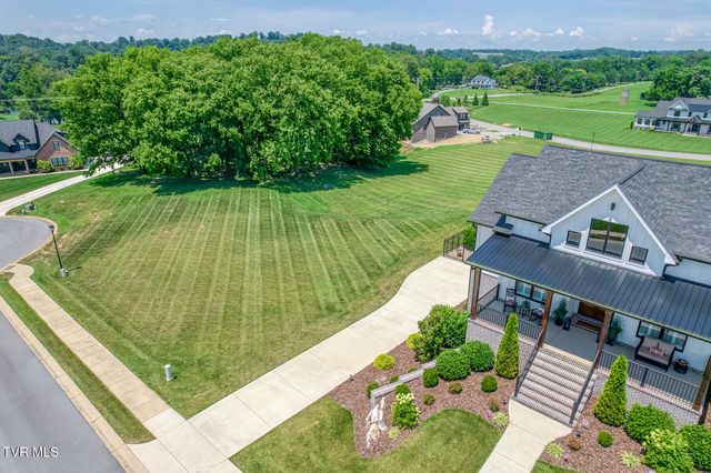 1385 Chadsworth Lane, Johnson City, TN 37601