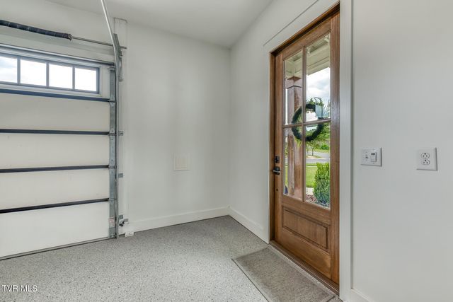 1385 Chadsworth Lane, Johnson City, TN 37601