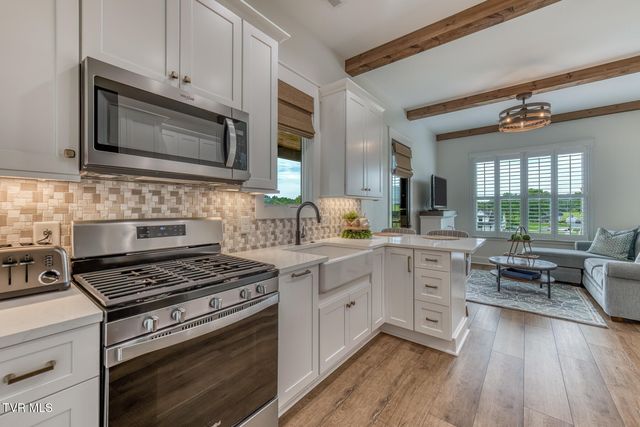 1385 Chadsworth Lane, Johnson City, TN 37601