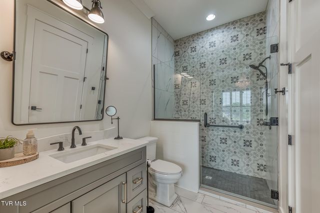 1385 Chadsworth Lane, Johnson City, TN 37601