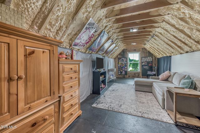 1385 Chadsworth Lane, Johnson City, TN 37601
