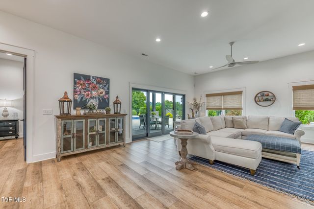 1385 Chadsworth Lane, Johnson City, TN 37601