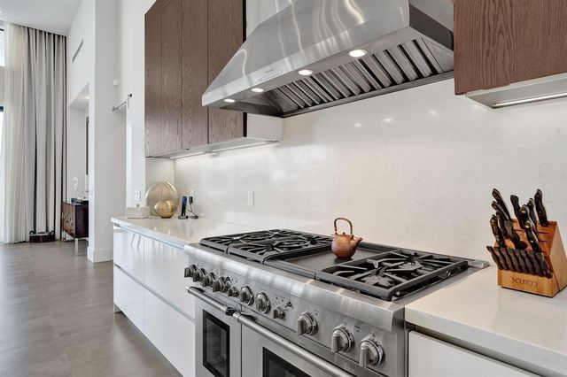 2816 NE 38th Street, Fort Lauderdale, FL 33308