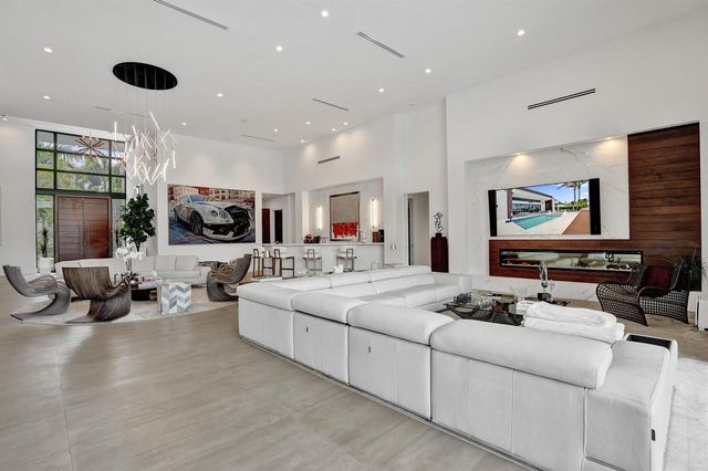 2816 NE 38th Street, Fort Lauderdale, FL 33308