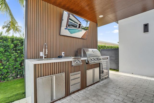 2816 NE 38th Street, Fort Lauderdale, FL 33308