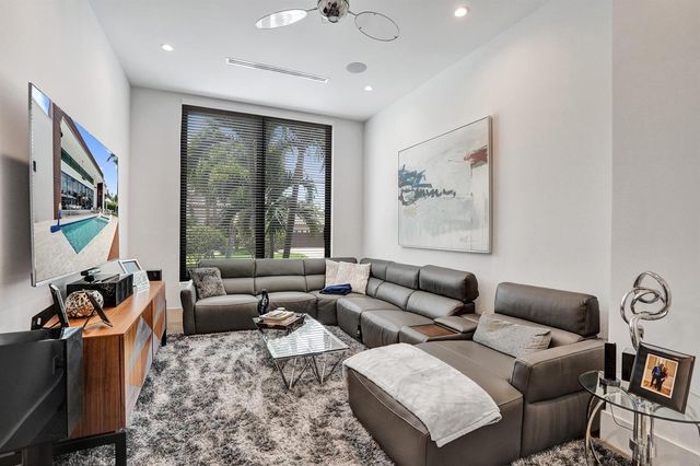 2816 NE 38th Street, Fort Lauderdale, FL 33308