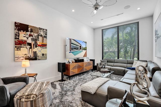 2816 NE 38th Street, Fort Lauderdale, FL 33308