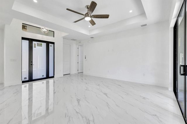 2002 E 10TH STREET, Lehigh Acres, FL 33936