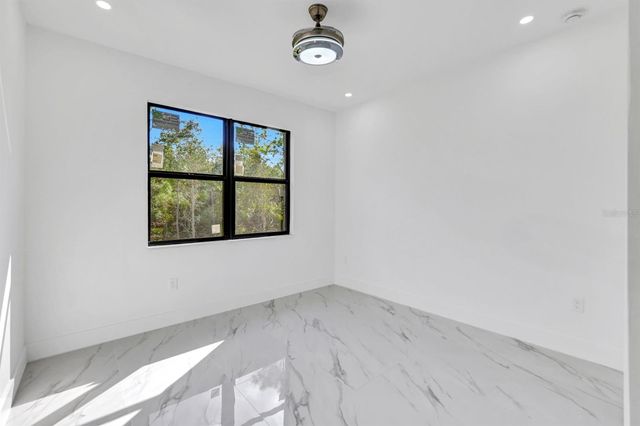 2002 E 10TH STREET, Lehigh Acres, FL 33936