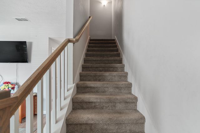 1046 Bradburn Village Dr, Antioch, TN 37013