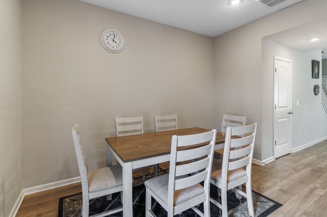 1046 Bradburn Village Dr, Antioch, TN 37013