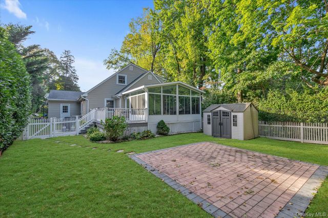 24 Summit Road, Port Washington, NY 11050