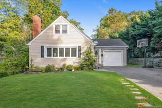 24 Summit Road, Port Washington, NY 11050