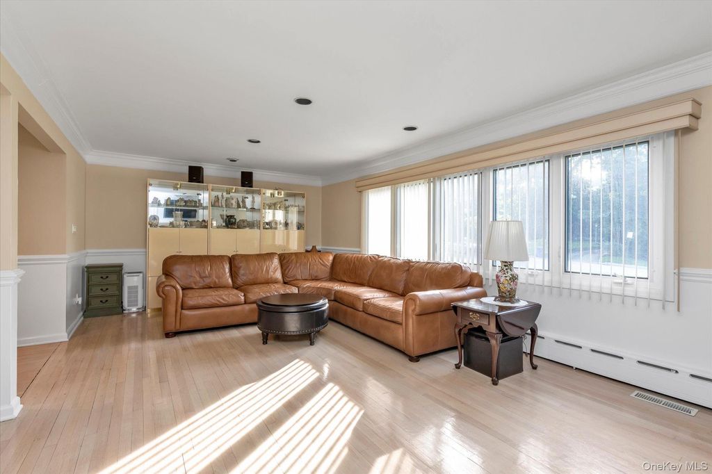 24 Summit Road, Port Washington, NY 11050 — photo 3