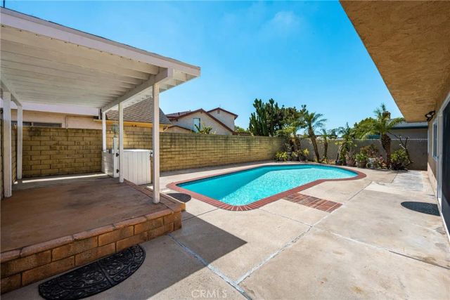 2860 E Hempstead, Anaheim, CA 92806