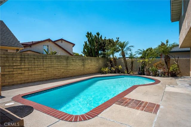2860 E Hempstead, Anaheim, CA 92806