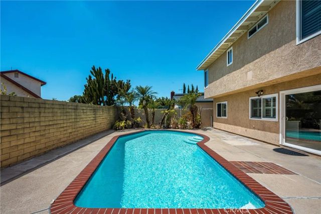 2860 E Hempstead, Anaheim, CA 92806