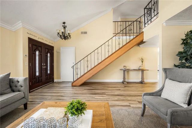 2860 E Hempstead, Anaheim, CA 92806