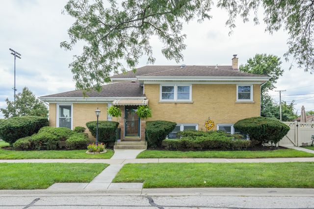 8662 N Ozark Avenue, Niles, IL 60714