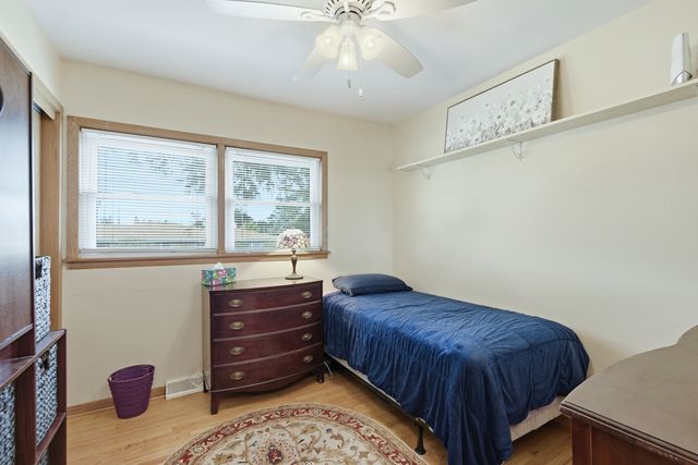 8662 N Ozark Avenue, Niles, IL 60714