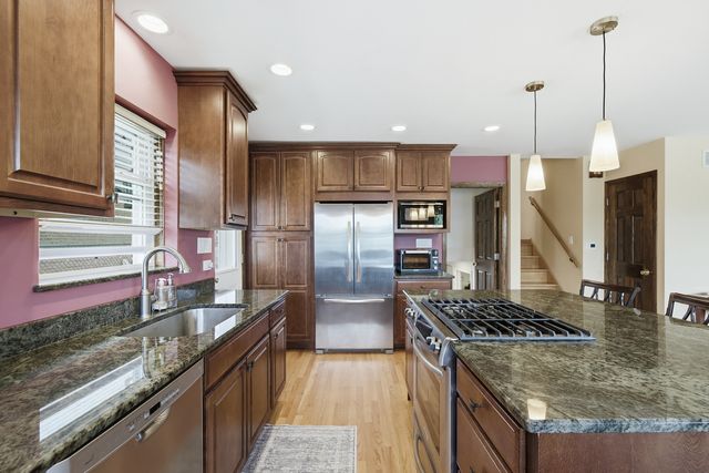 8662 N Ozark Avenue, Niles, IL 60714