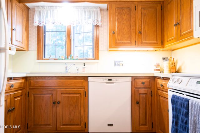1900 Green Valley Drive, Toledo, OH 43614