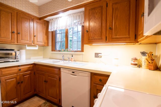 1900 Green Valley Drive, Toledo, OH 43614