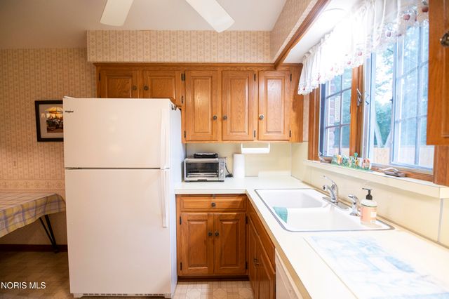 1900 Green Valley Drive, Toledo, OH 43614