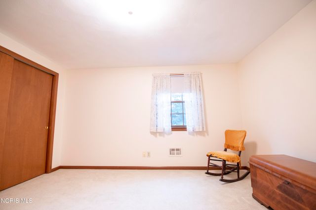 1900 Green Valley Drive, Toledo, OH 43614