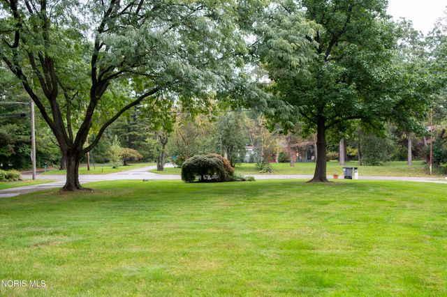 1900 Green Valley Drive, Toledo, OH 43614