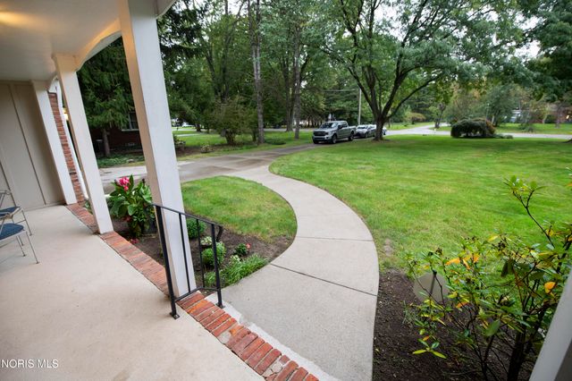 1900 Green Valley Drive, Toledo, OH 43614
