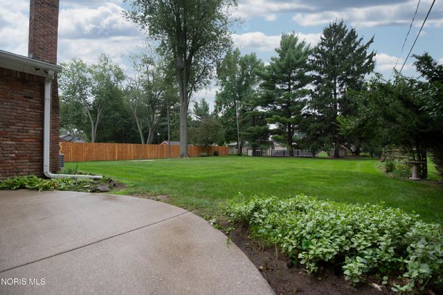 1900 Green Valley Drive, Toledo, OH 43614