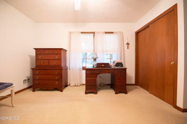 1900 Green Valley Drive, Toledo, OH 43614