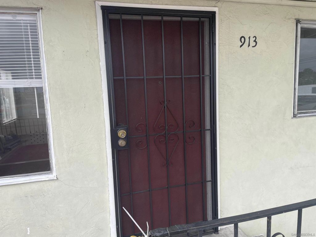 913 Highland Avenue, National City, CA 91950