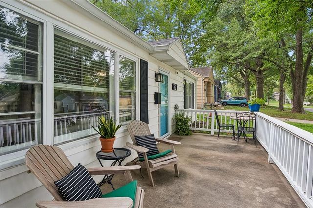 8225 Jarboe Street, Kansas City, MO 64114