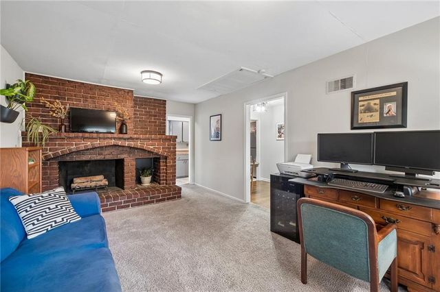 8225 Jarboe Street, Kansas City, MO 64114