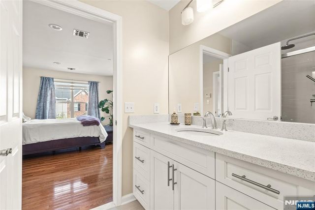 569 Coventry Drive 5070, Nutley, NJ 07110