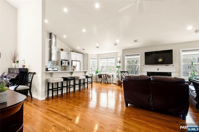 569 Coventry Drive 5070, Nutley, NJ 07110