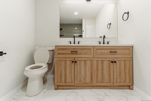 115 Huxley Dr, San Antonio, TX 78218