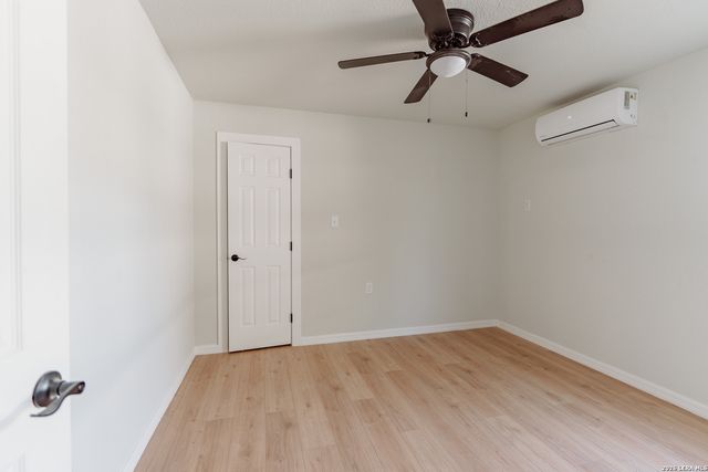 115 Huxley Dr, San Antonio, TX 78218