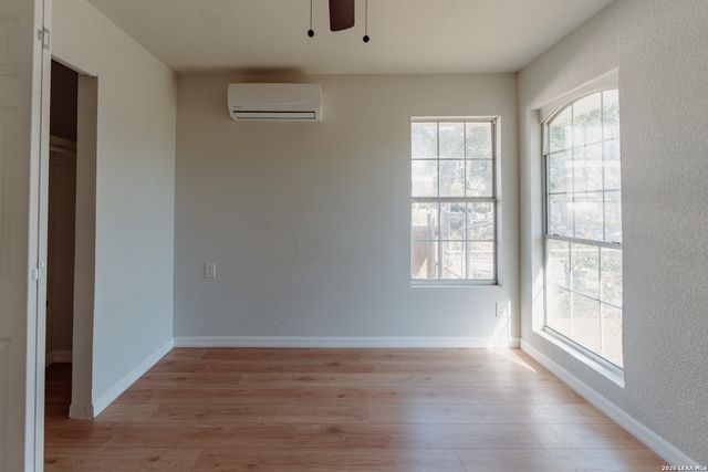 115 Huxley Dr, San Antonio, TX 78218