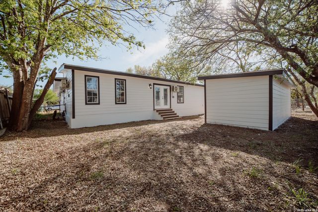 115 Huxley Dr, San Antonio, TX 78218