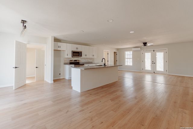 115 Huxley Dr, San Antonio, TX 78218