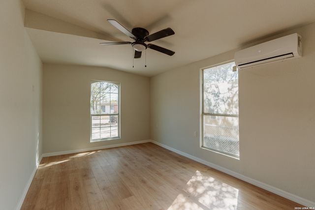 115 Huxley Dr, San Antonio, TX 78218