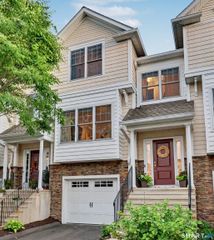 602 Woodland Hills Drive 602, Trumbull, CT 06611