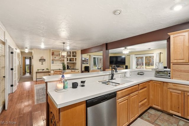 8575 E Craig Drive, Chagrin Falls, OH 44023