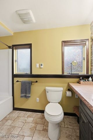 8575 E Craig Drive, Chagrin Falls, OH 44023