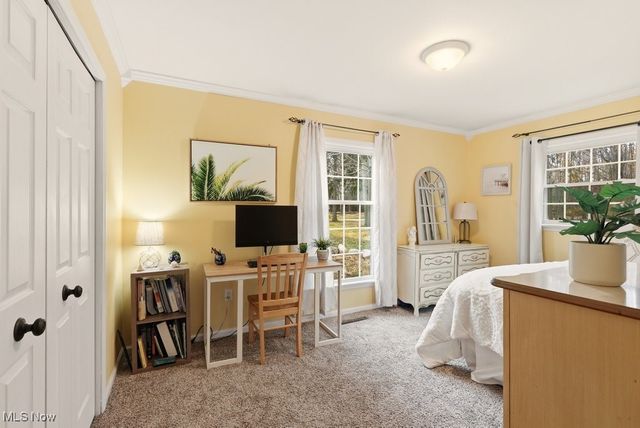 8575 E Craig Drive, Chagrin Falls, OH 44023