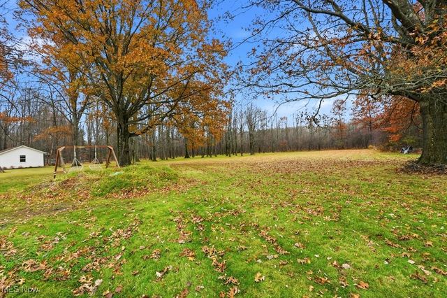 8575 E Craig Drive, Chagrin Falls, OH 44023